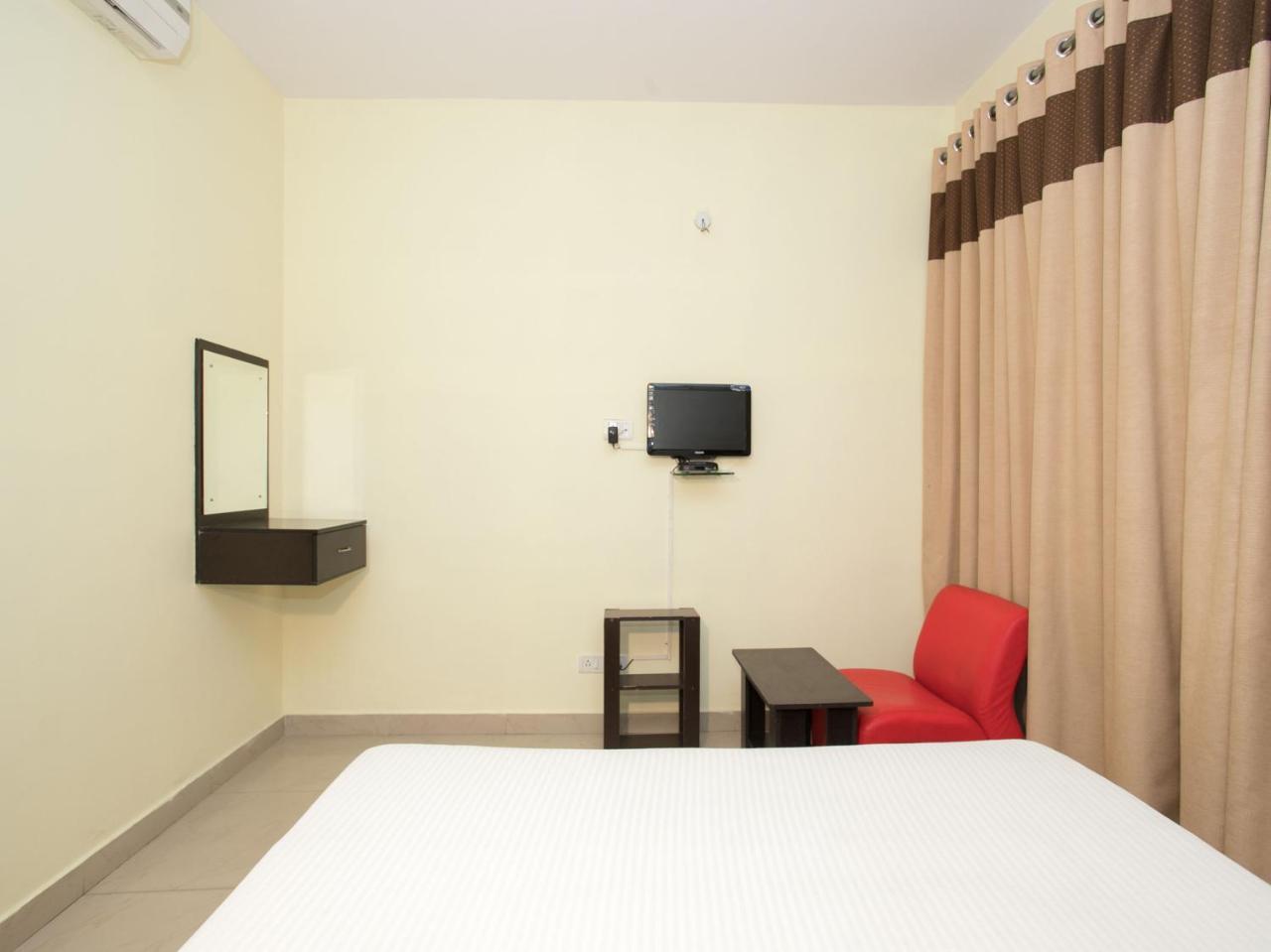 Oyo 10378 Hotel Hibiscus Mayflower Bangalore Bagian luar foto