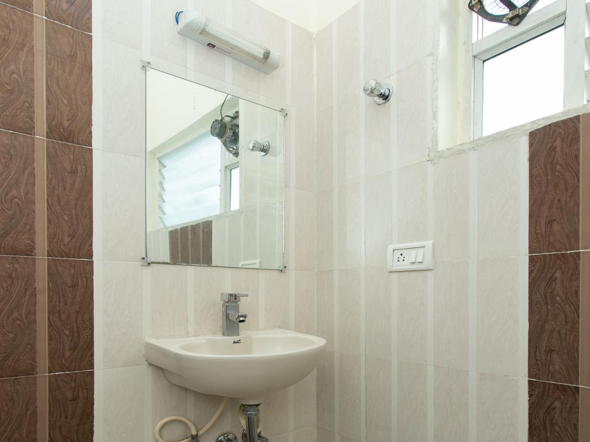 Oyo 10378 Hotel Hibiscus Mayflower Bangalore Bagian luar foto