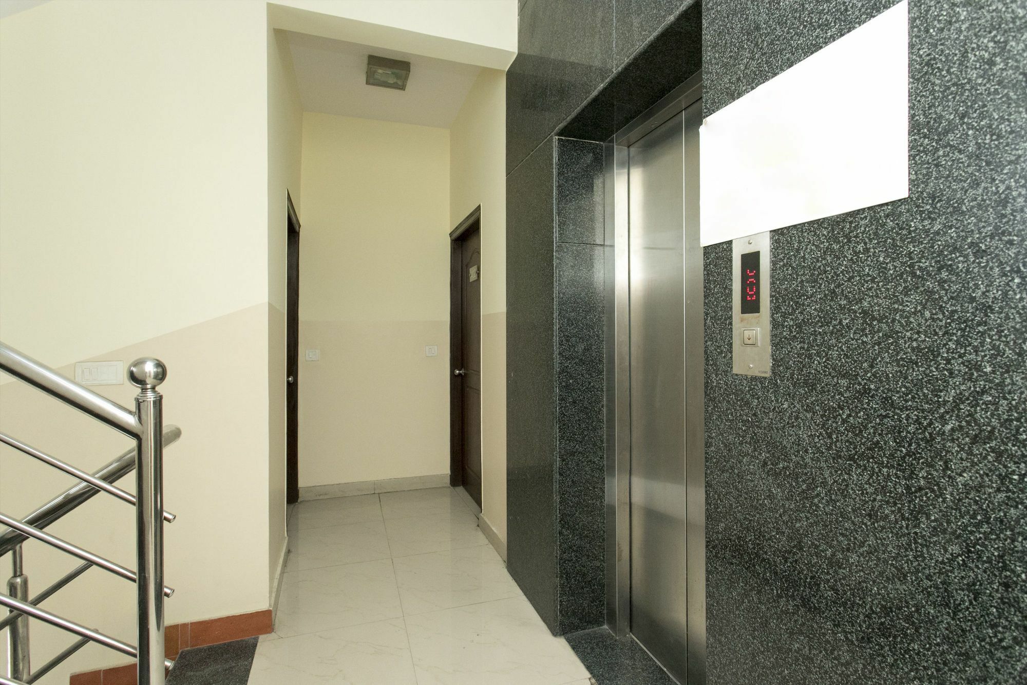 Oyo 10378 Hotel Hibiscus Mayflower Bangalore Bagian luar foto