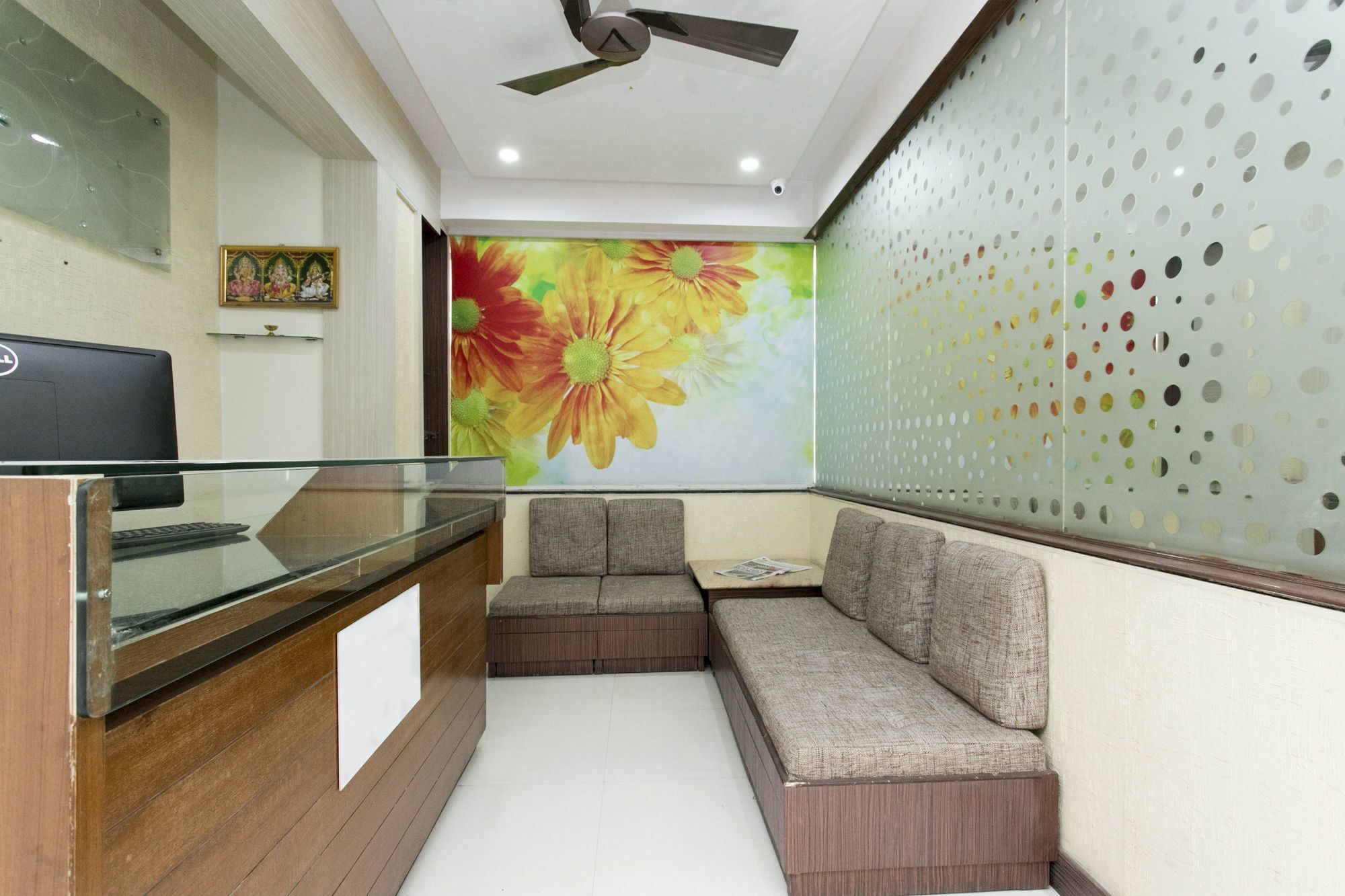 Oyo 10378 Hotel Hibiscus Mayflower Bangalore Bagian luar foto